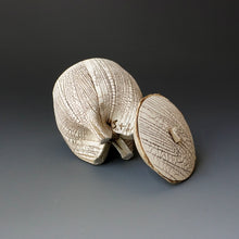 Lidded tea cup