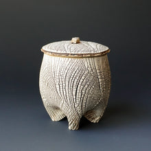 Lidded tea cup