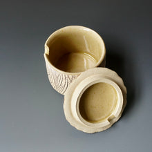Sugar pot