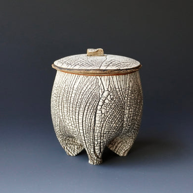 Lidded tea cup