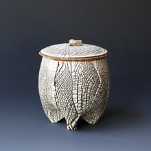 Lidded tea cup