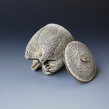 Lidded tea cup
