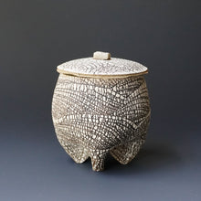 Lidded tea cup