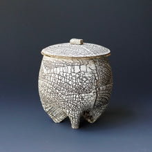 Lidded tea cup