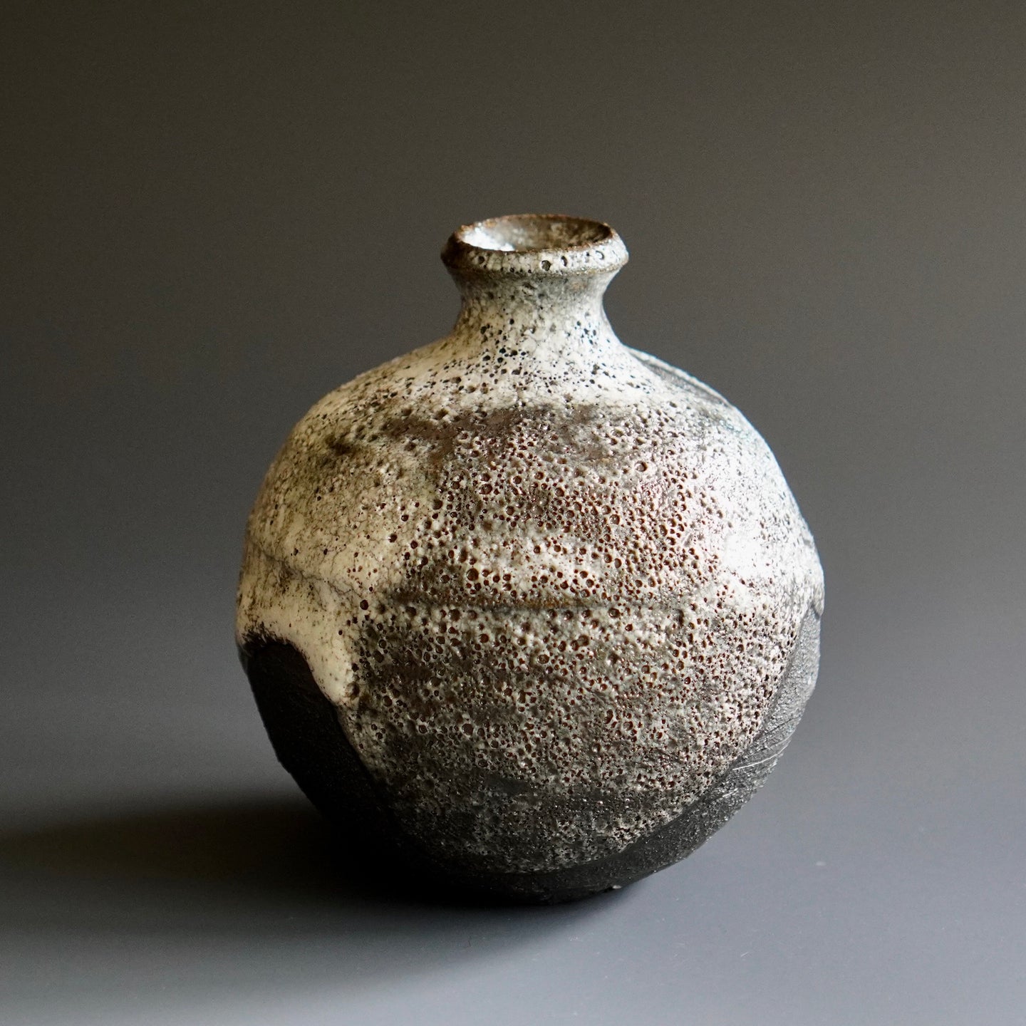 Tokkuri (sake server)/Bud vase