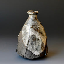 Tokkuri (sake server)/Bud vase