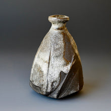 Tokkuri (sake server)/Bud vase