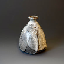 Tokkuri (sake server)/Bud vase