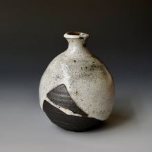 Tokkuri (sake server)/Bud vase
