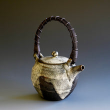 Teapot by Akira Satake