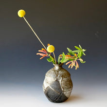 Tokkuri (sake server)/Bud vase